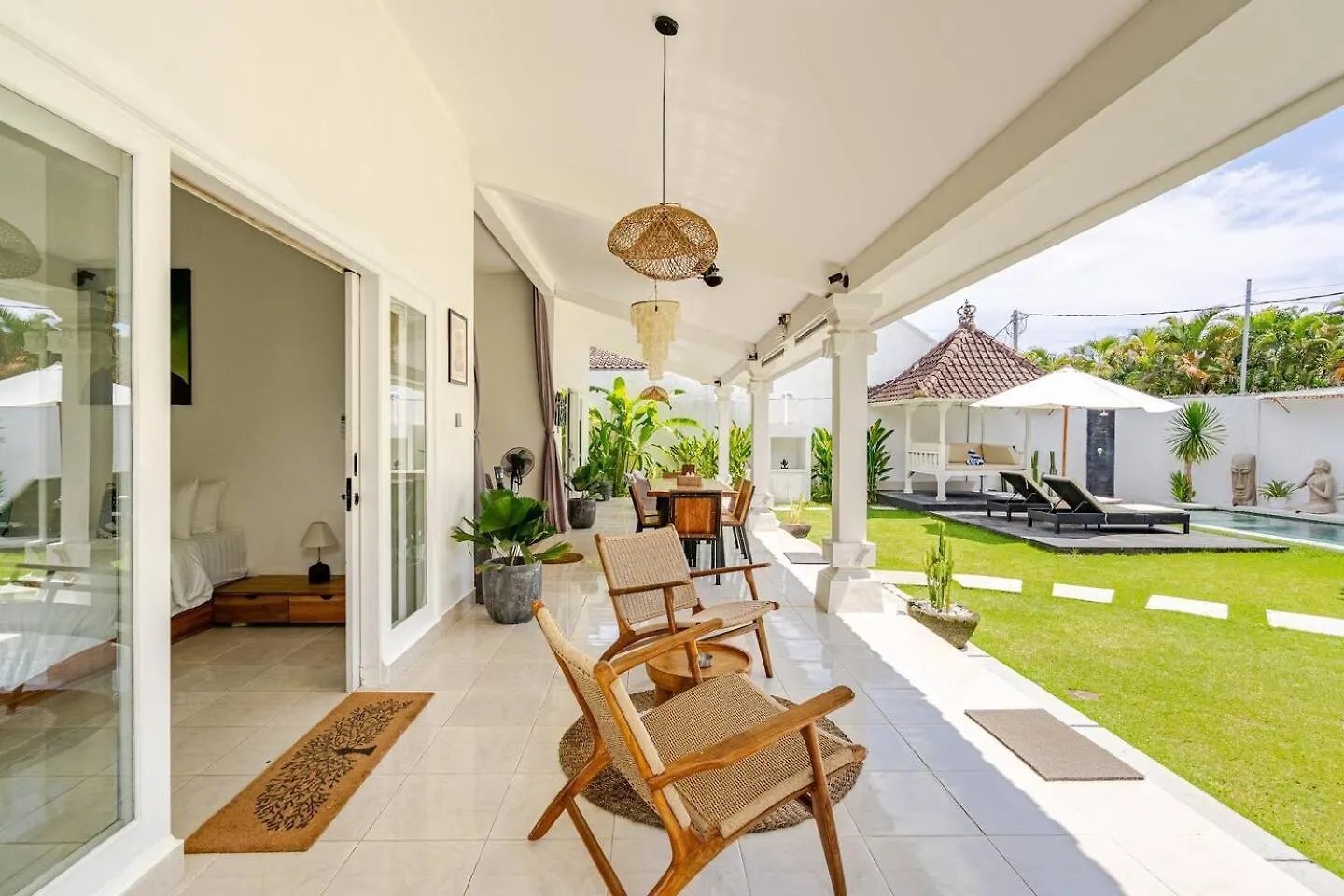 Villa Curves Bali Seminyak