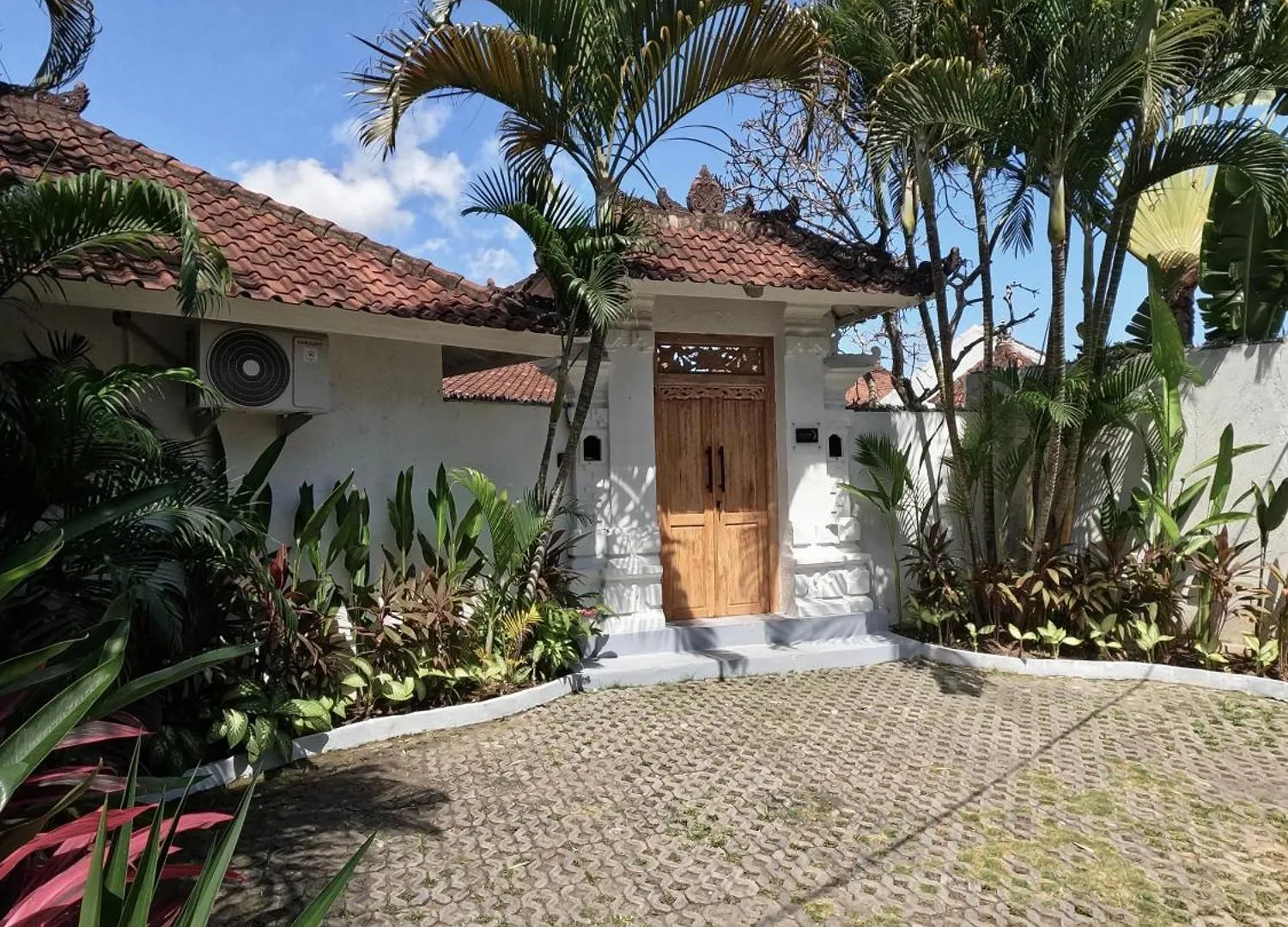 Villa Curves Bali Seminyak