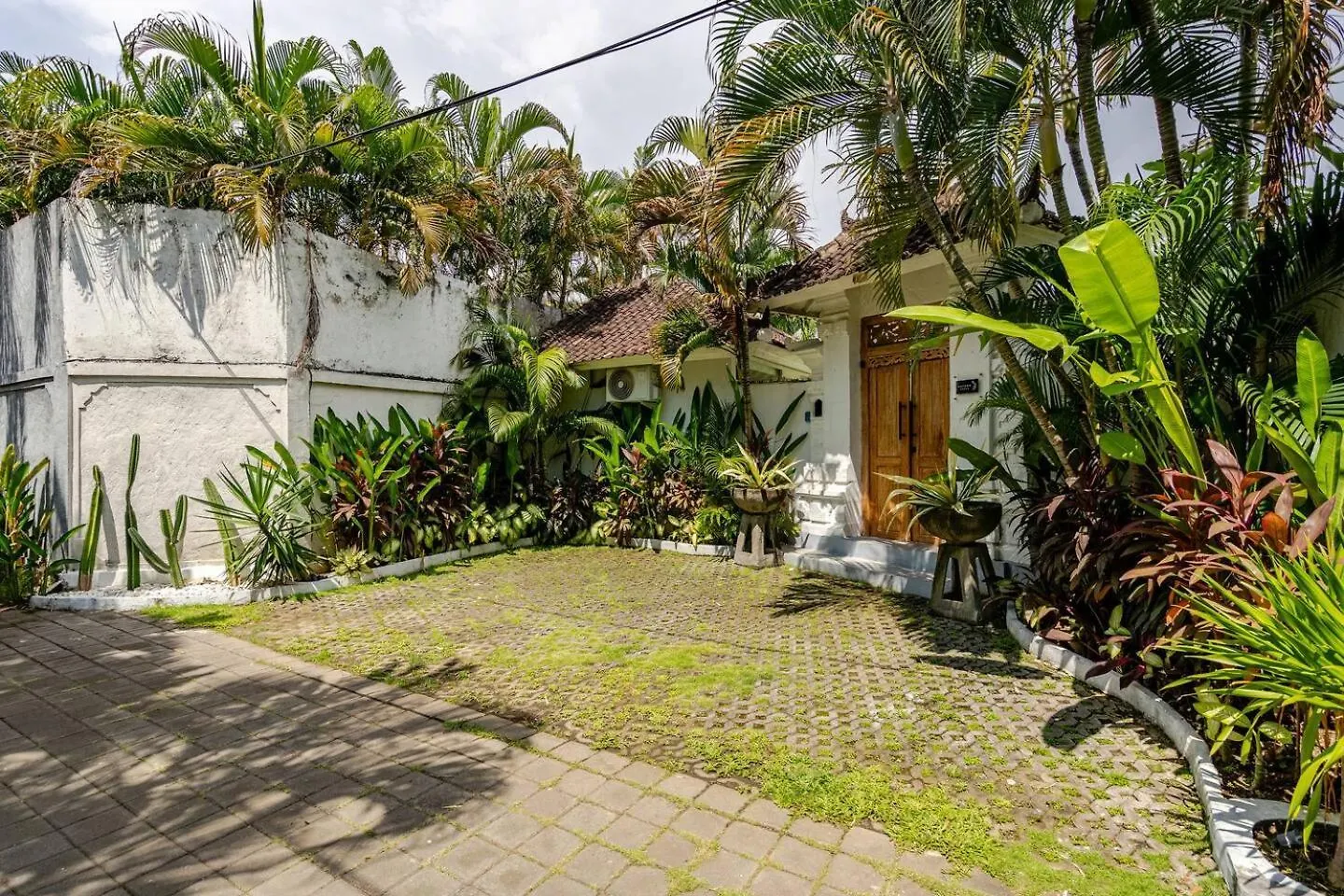 Villa Curves Bali Seminyak