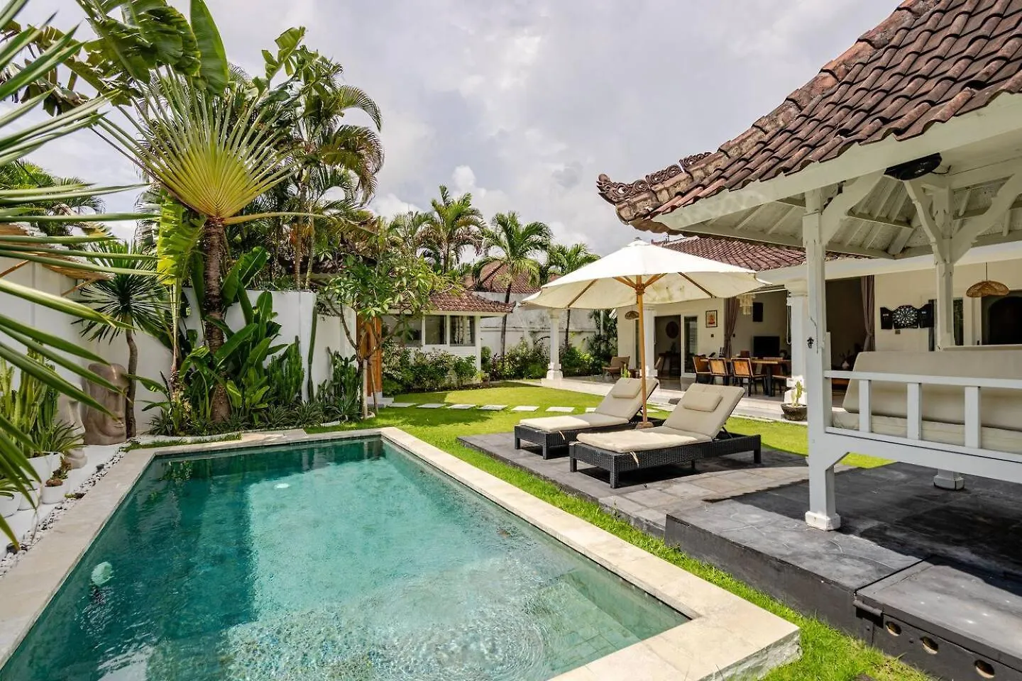 Villa Curves Bali Seminyak Indonésie